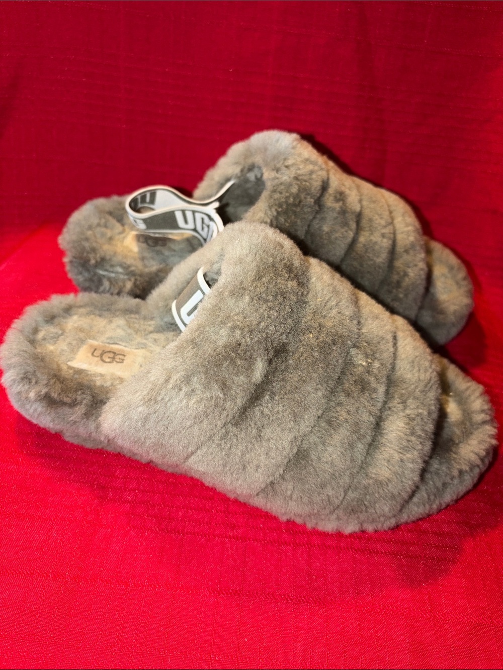 Women’s Size 7 UGG FLUFF YEAH SLIDE SLIPPERS Light Green Fuzzy